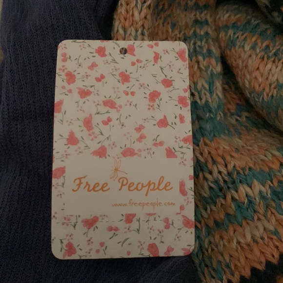 FREE PEOPLE CROCHET TURTLENECK SWEATER IN NAVY COMBO LONG PUFF SLEEVES - Picture 16 of 16